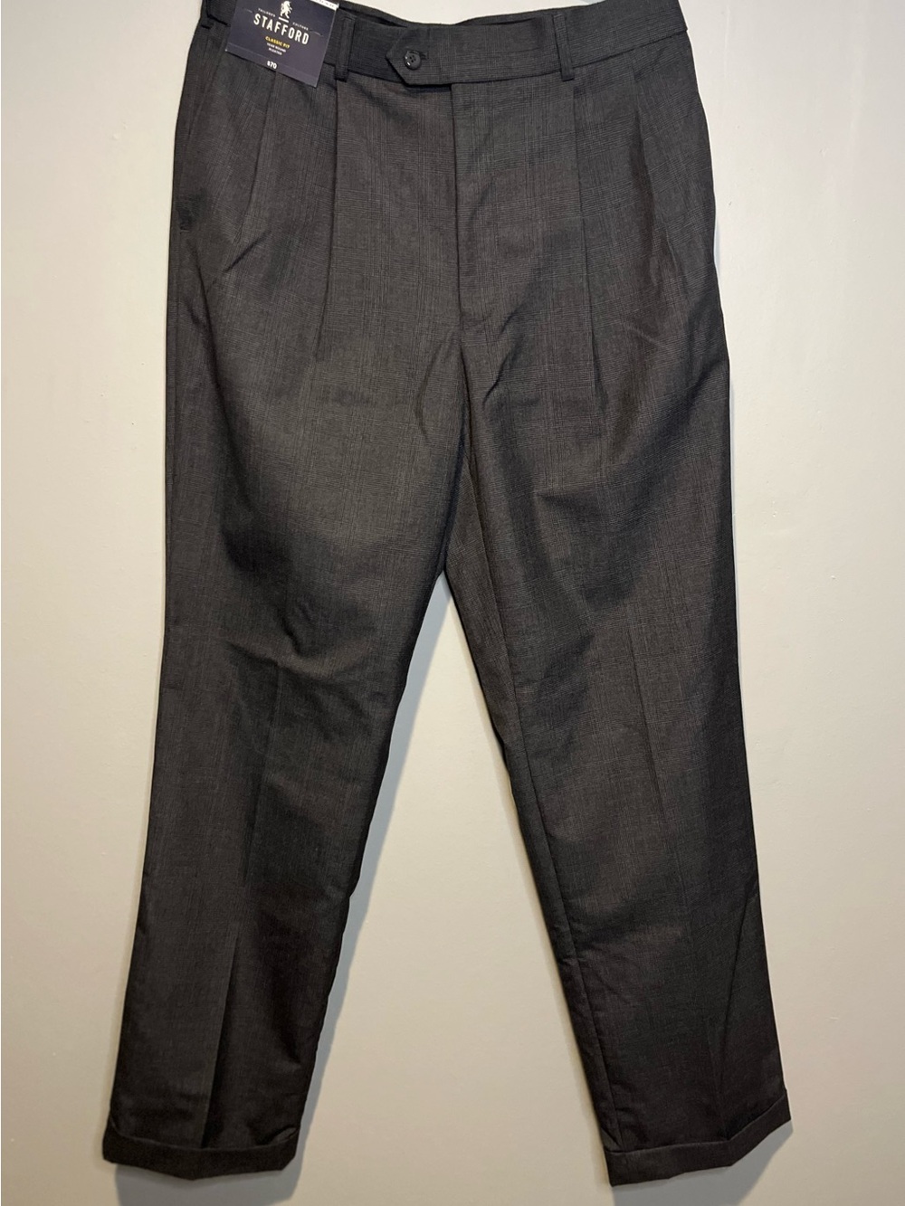 Stafford Year Round Classic Fit Pleated Pants Gray Size 32x32 NWT Workwear